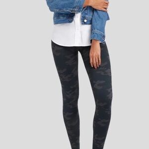 Spanx Camouflage Leggings Small